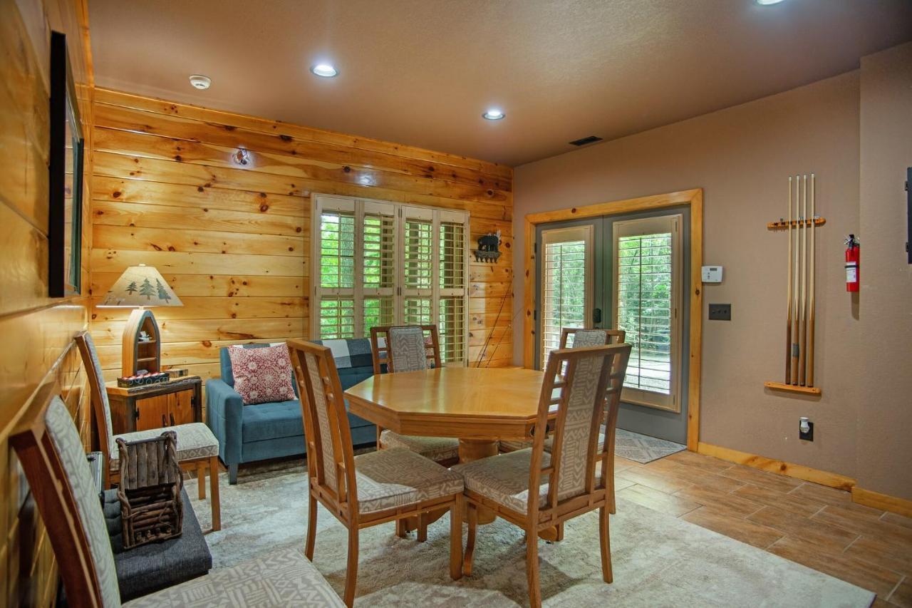 Iron Mountain Lodge - Beautiful Cabin With Forest & Mountain Views! Butler Kültér fotó