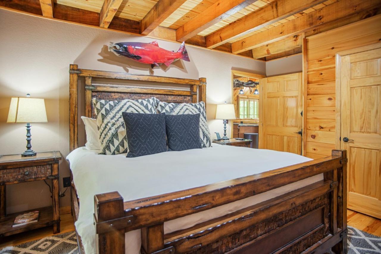 Iron Mountain Lodge - Beautiful Cabin With Forest & Mountain Views! Butler Kültér fotó