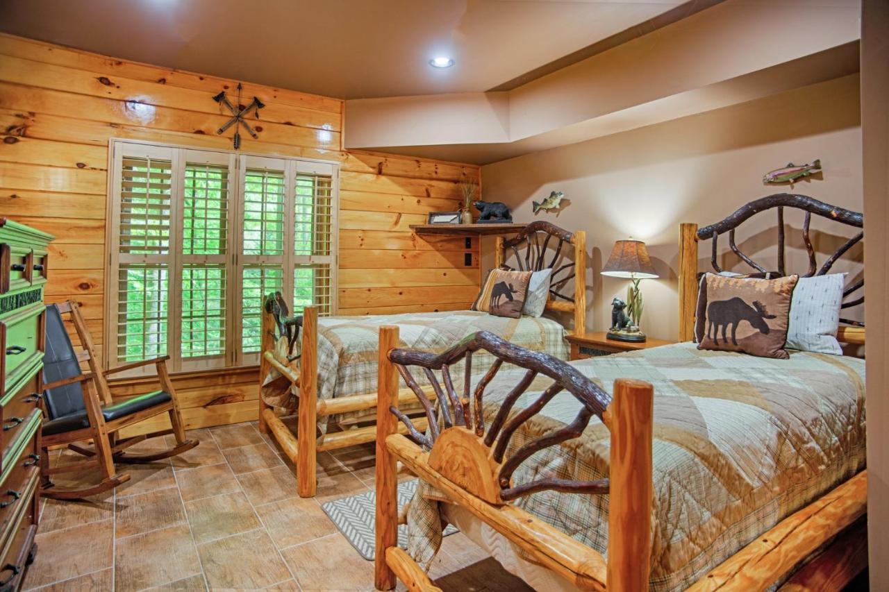 Iron Mountain Lodge - Beautiful Cabin With Forest & Mountain Views! Butler Kültér fotó