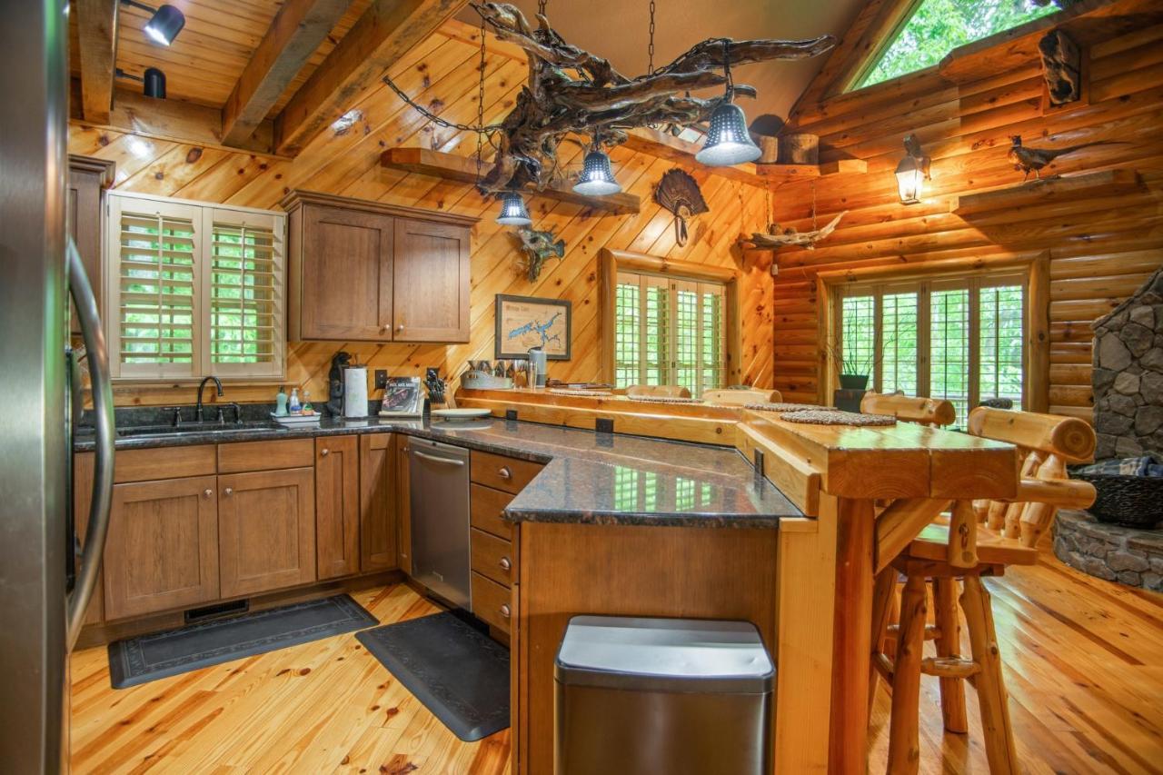 Iron Mountain Lodge - Beautiful Cabin With Forest & Mountain Views! Butler Kültér fotó
