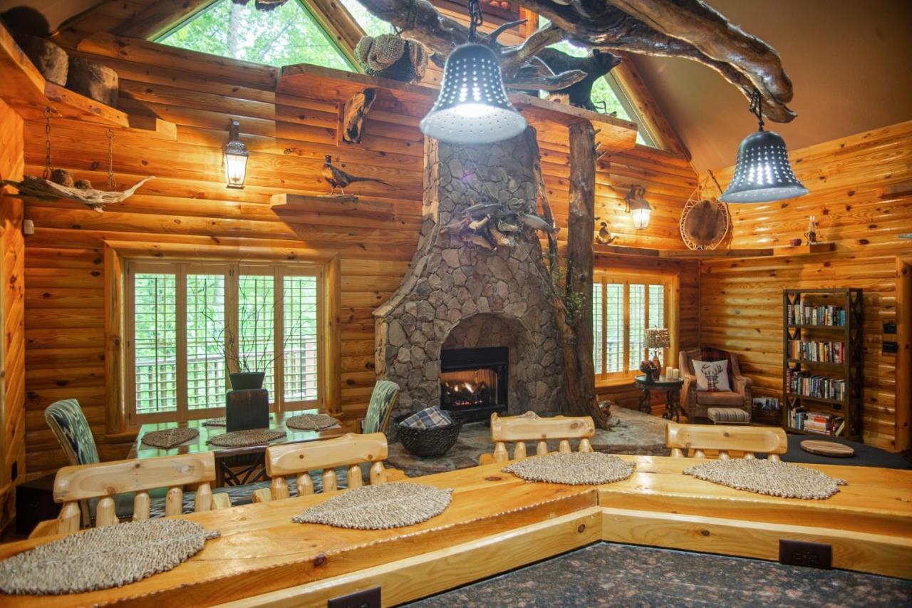 Iron Mountain Lodge - Beautiful Cabin With Forest & Mountain Views! Butler Kültér fotó