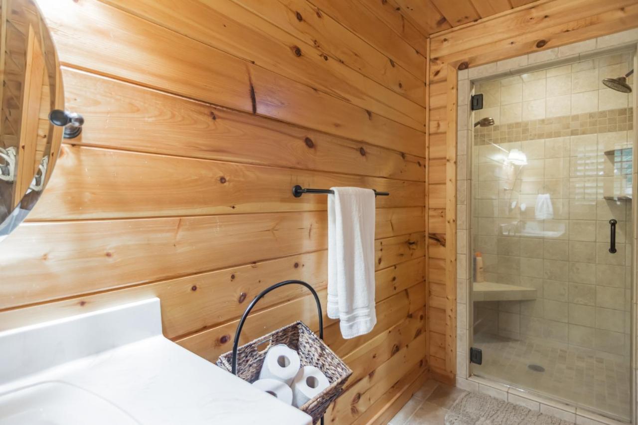 Iron Mountain Lodge - Beautiful Cabin With Forest & Mountain Views! Butler Kültér fotó