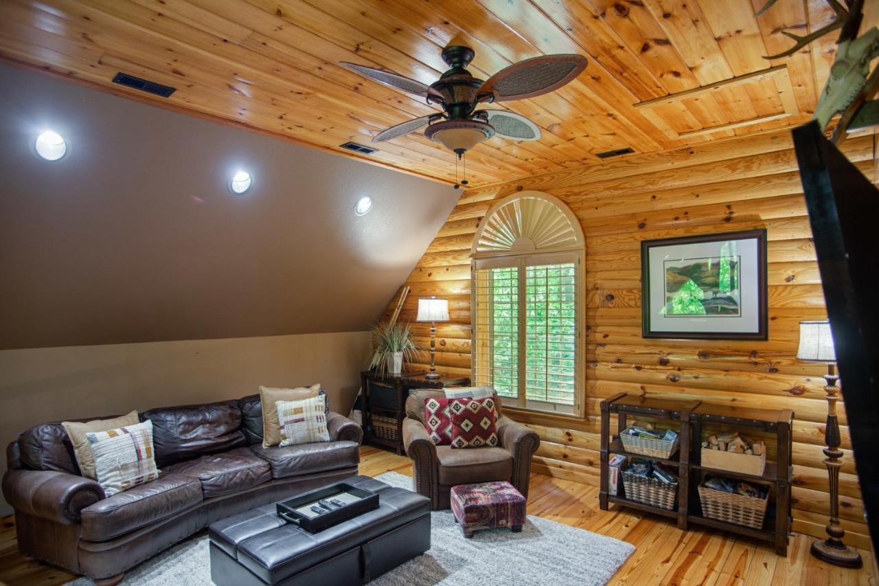 Iron Mountain Lodge - Beautiful Cabin With Forest & Mountain Views! Butler Kültér fotó